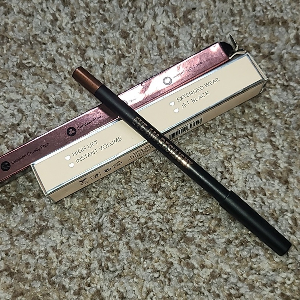 10 Piece Make-Up Bundle - Picture 9 of 9